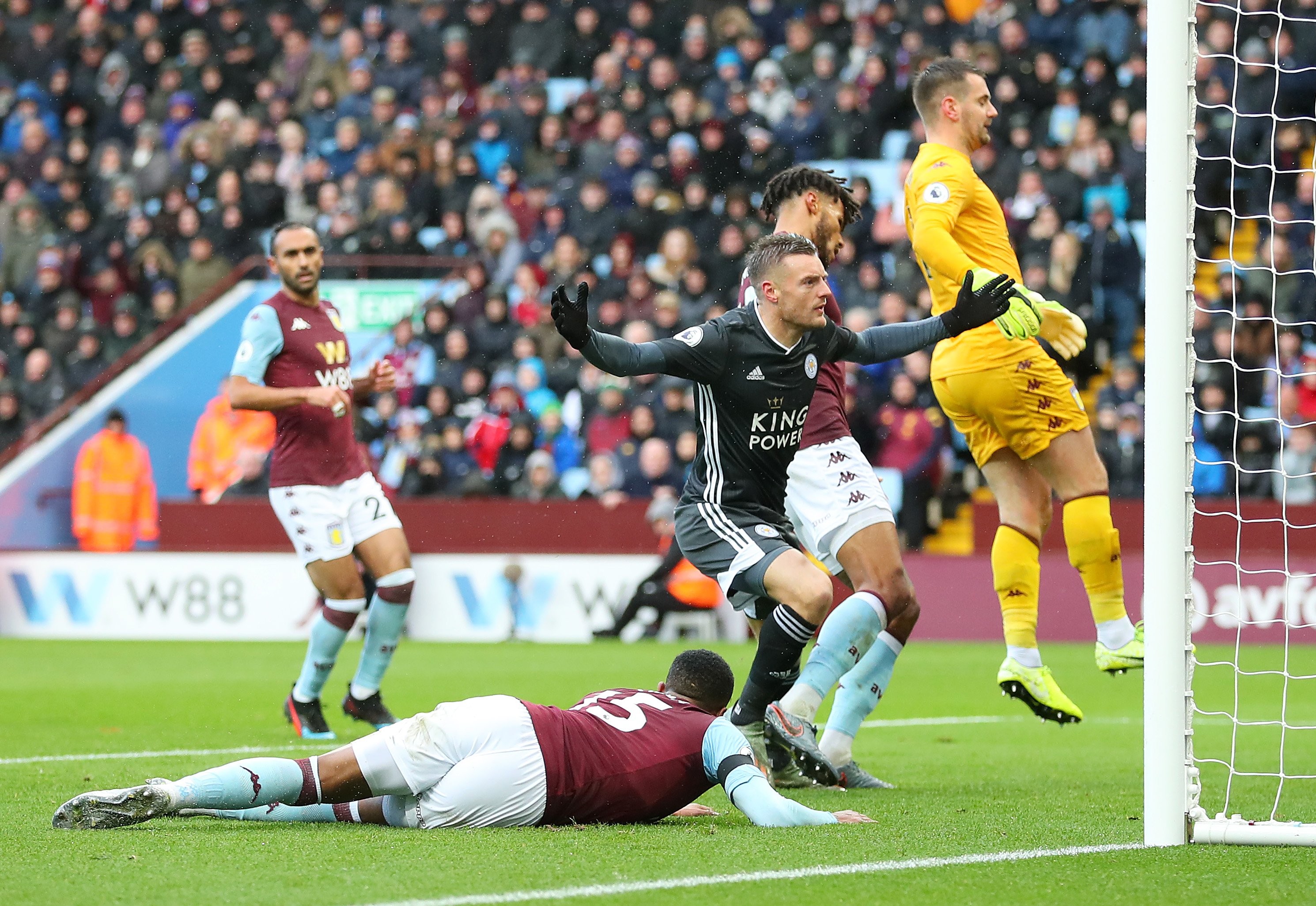 他曾多次在 他曾多次在