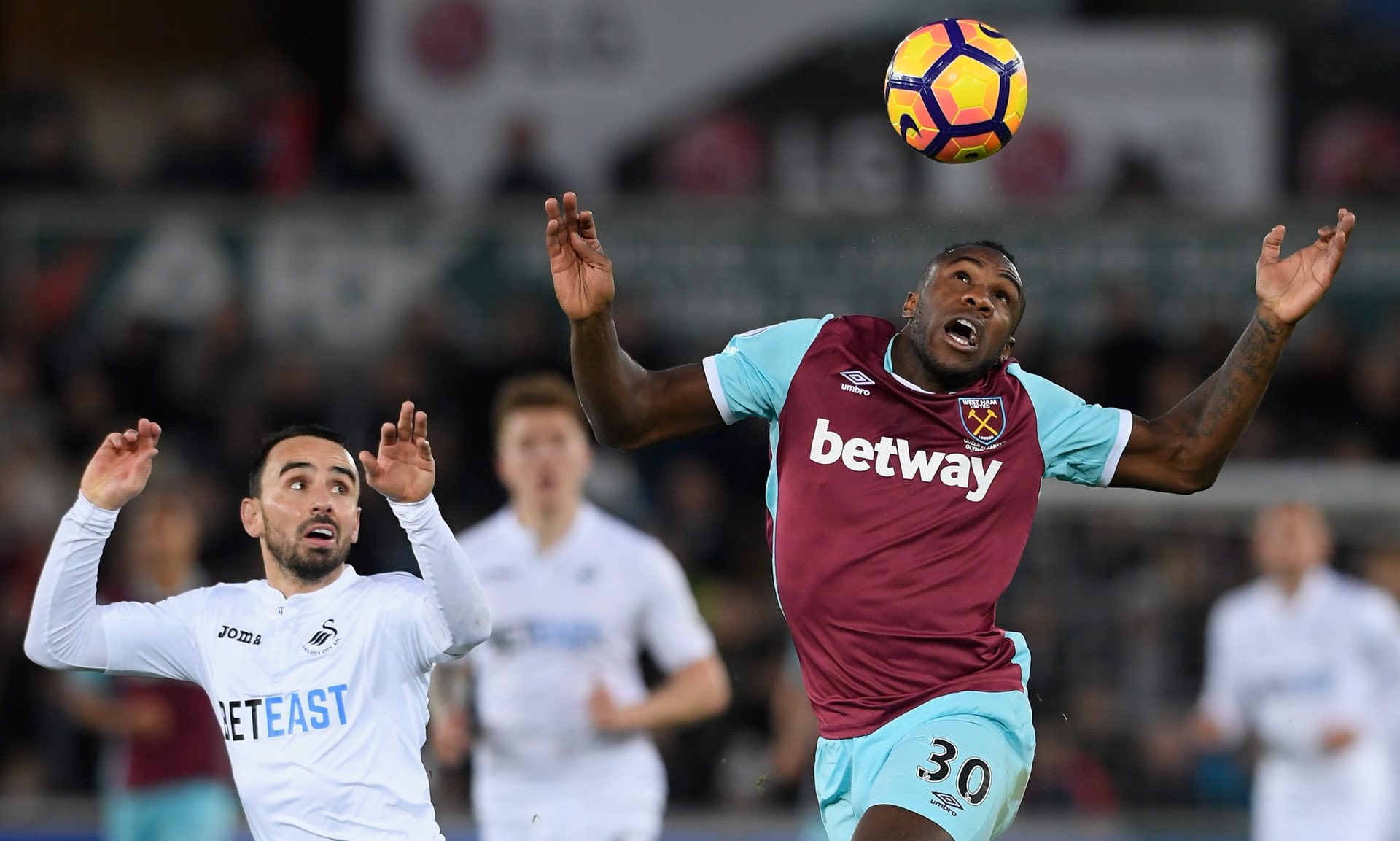 的缺席虽是 的缺席虽是